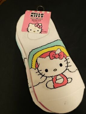 Hello Kitty White No-Show Footies with Pink, Yellow and Teal Rainbow